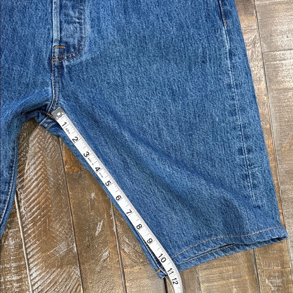 Levi's Men's 501 Original 100% Cotton Hemmed Jean Shorts W33 Medium Wash - Picture 9 of 11